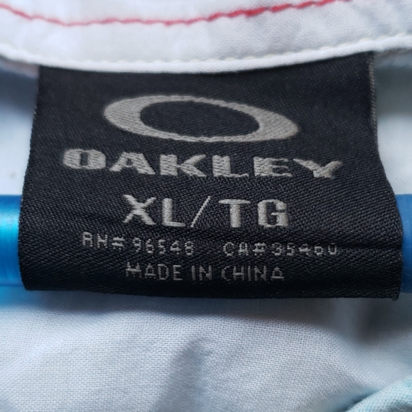 OAKLEY Men short sleeve button down collar shirt - Picture 3 of 8